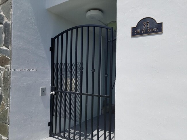 Photo - 35 SW 21st Ave Unidad 4