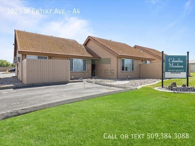 Building Photo - 1025 W Entiat Ave Unit A4