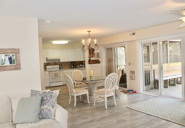 Photo - Spacious, Open Floor Plan at the end of 81st Street on the State Park!