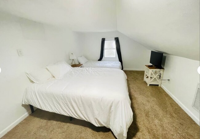 Photo - 1011 E Chester St Unidad B