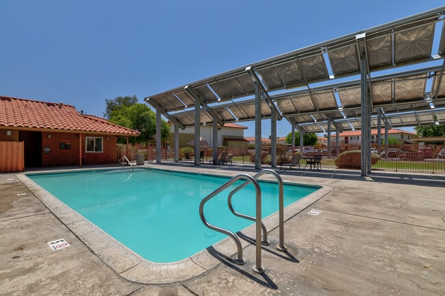 Encanto Apartments
