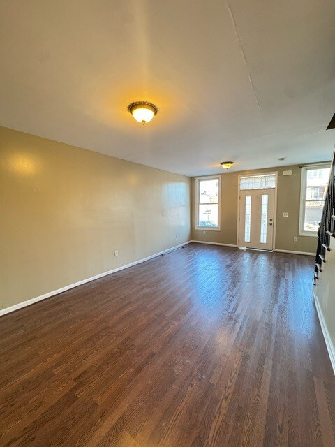 Photo - 15 Wales Ave