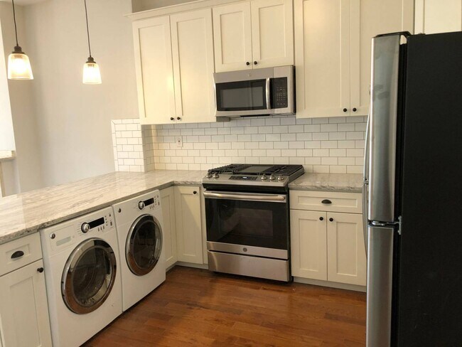 Photo - 12 Chel Unit 12 Chelsea #2