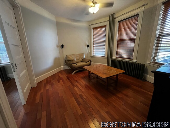 Photo - 124 Calumet St Unit 1