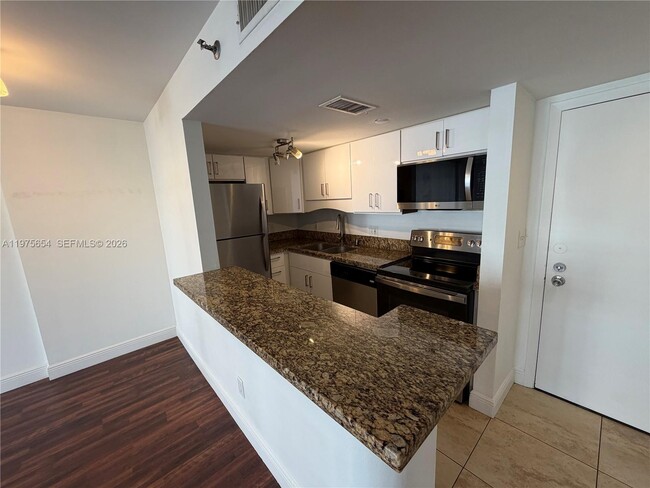 Building Photo - 770 Claughton Island Dr Unit 707