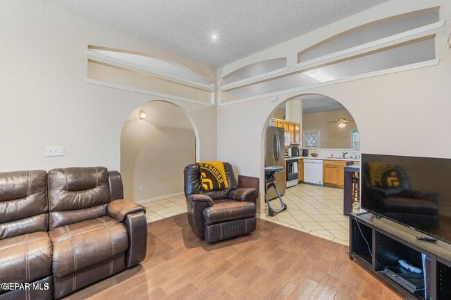 Photo - 2297 Lisa Sherr St