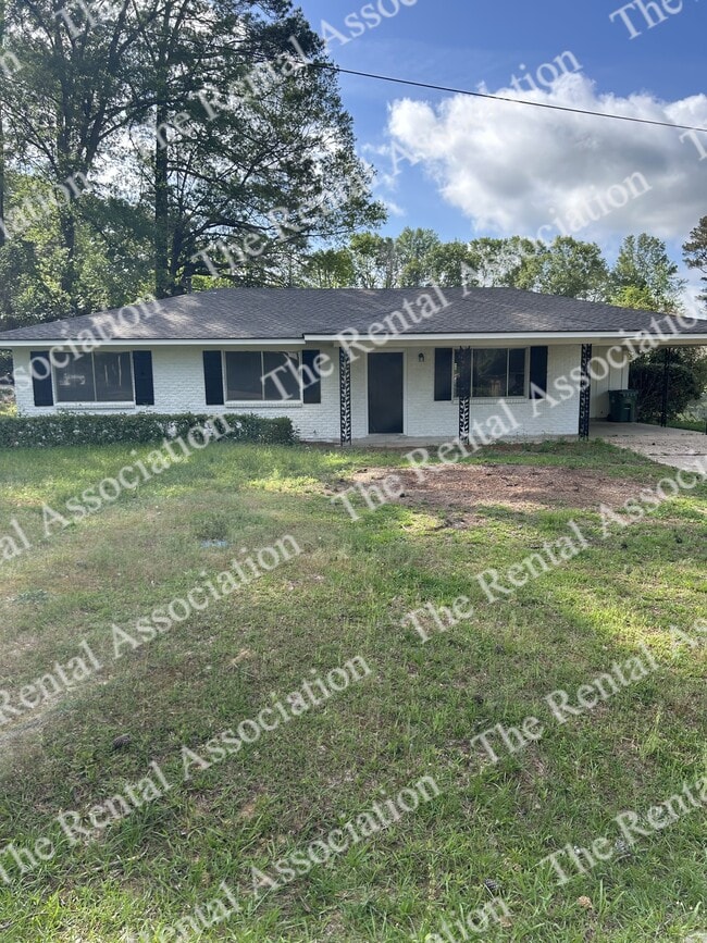 Building Photo - 1801 Roosevelt Dr