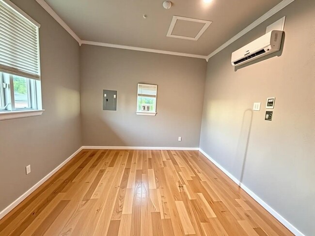 2714 E 15th St Unit 6