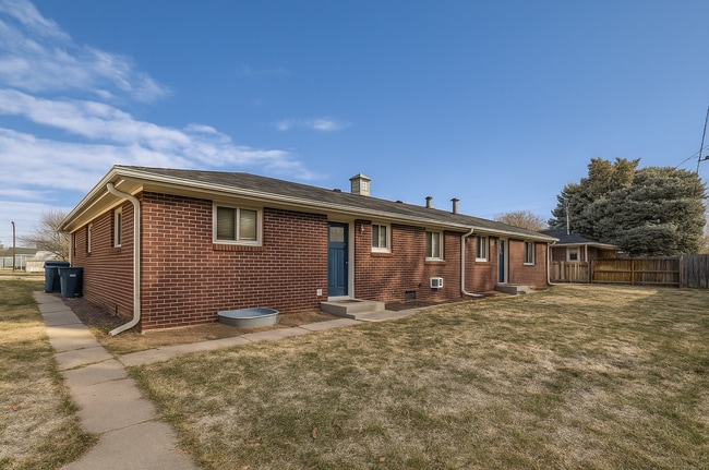 Building Photo - Affordable 3bed/ 1 bath apartment 1 month ... Unit 5280