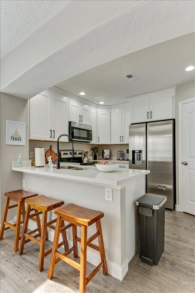 Photo - 184 E Rideout Hall Ln