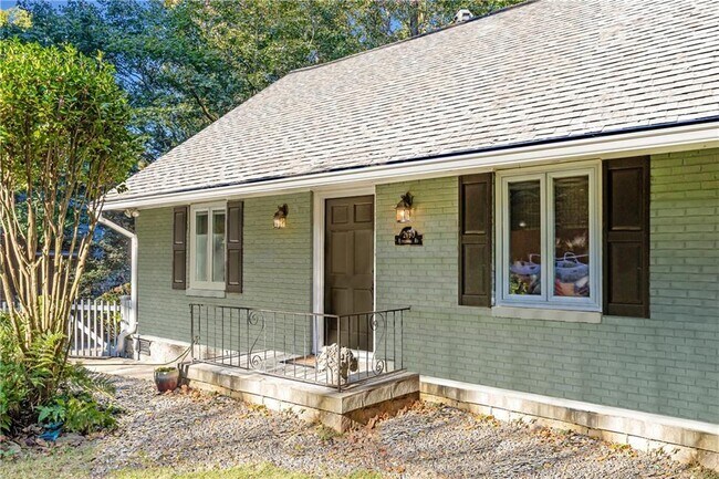 Photo - 2690 Ridgemore Rd NW