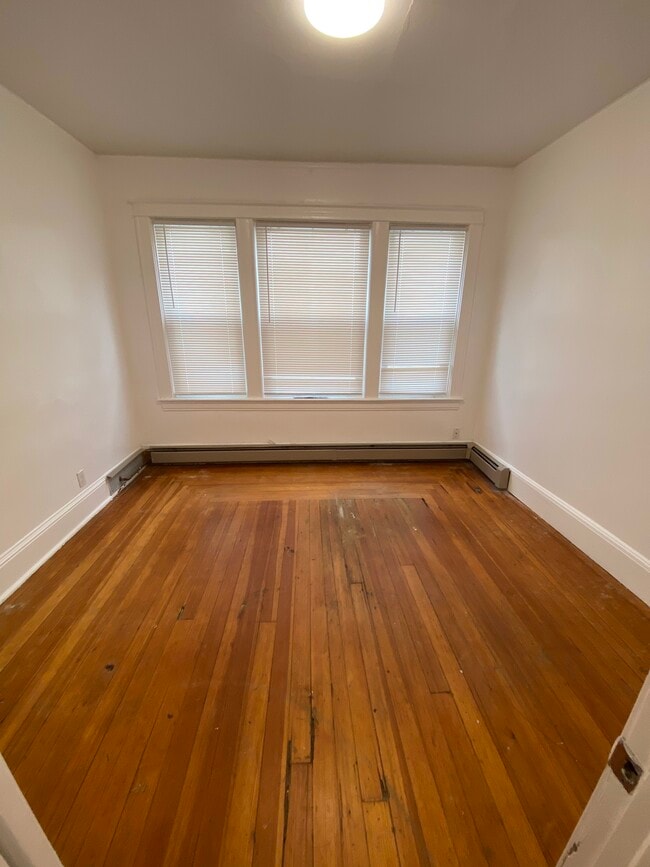 61 Pembroke Ave Unit 1