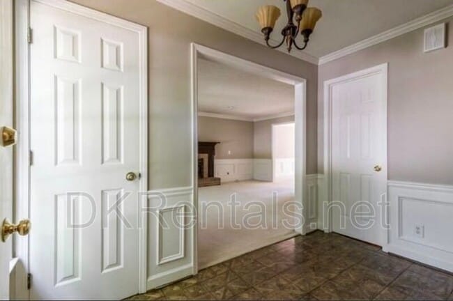 Photo - 637 Corbin Lake Ct