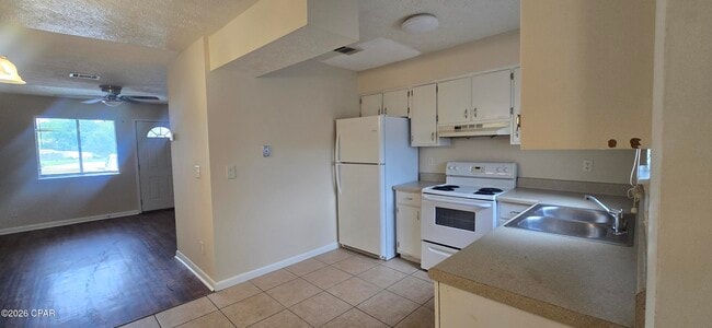 Photo - 3910 Venetian Cir
