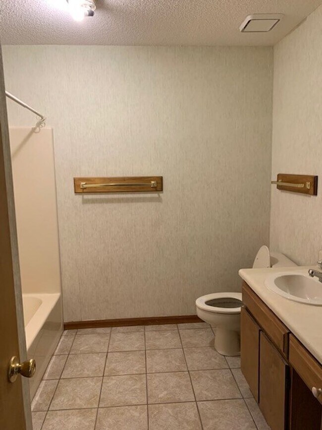 Photo - 2312 Pineview Dr Unidad A