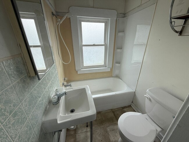 Photo - 1 bedroom, 1 bathroom Apartment! JULY 2026! Unit Apt #11