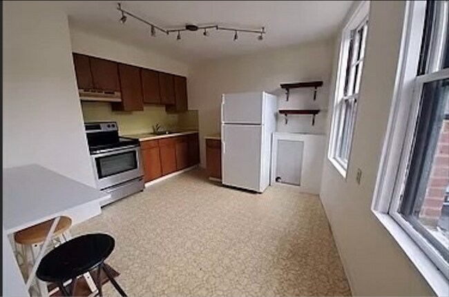 Photo - 100 Lanark Rd Unit 2
