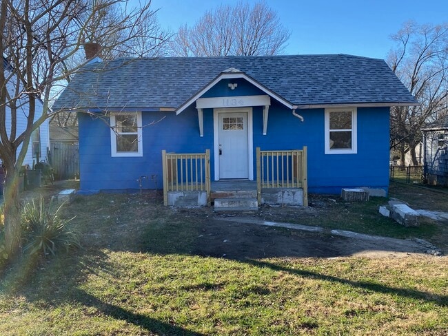 Building Photo - 1134 S Haden St