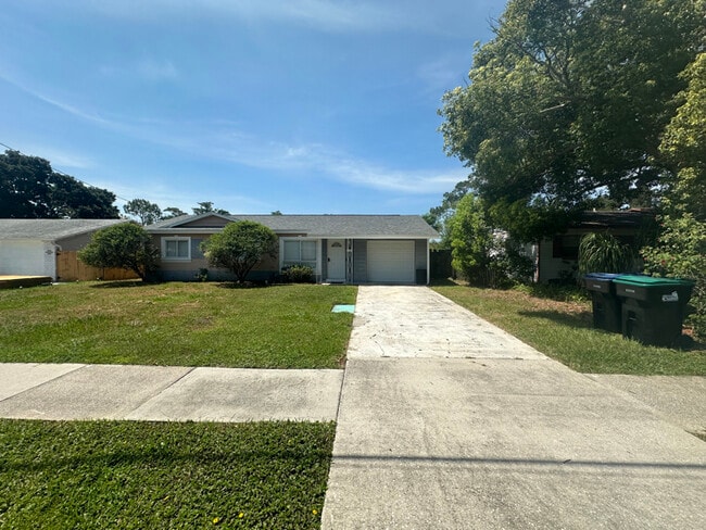 Building Photo - 14500 Sussex Dr Rental