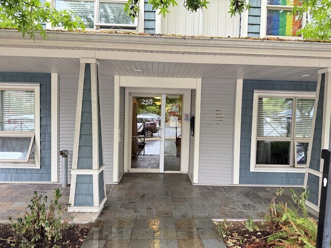 250-250 Selby St