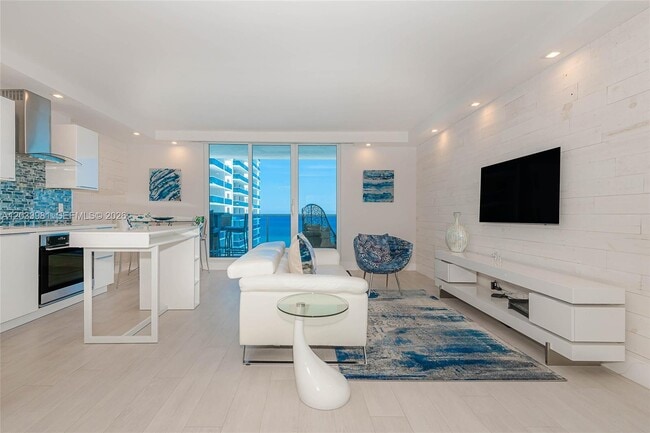 Photo - 2301 Collins Ave Unit 941