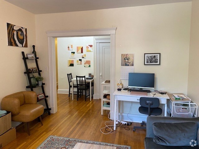 Building Photo - 17 Short St Unit 2 Rental