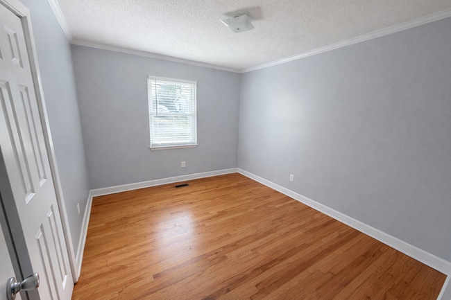 Photo - 503 Kirby Dr