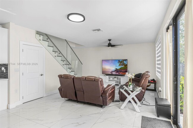 Photo - 11851 SW 220th St