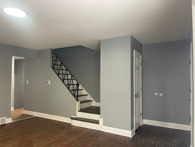 Photo - 9463 Niles Center Rd