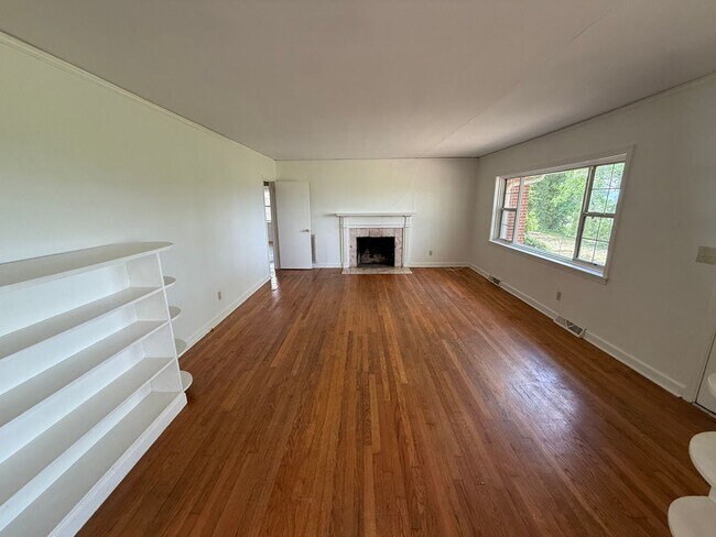 Photo - 114 Lookout Cir SW