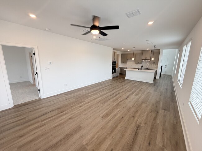 Photo - 405 Bauer Lp