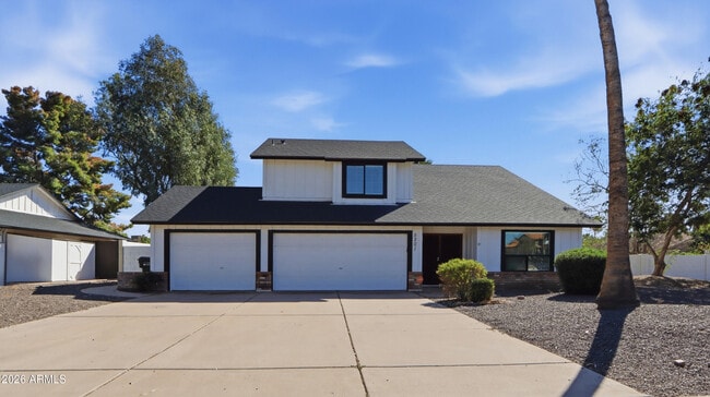 Building Photo - 5201 E Fellars Dr