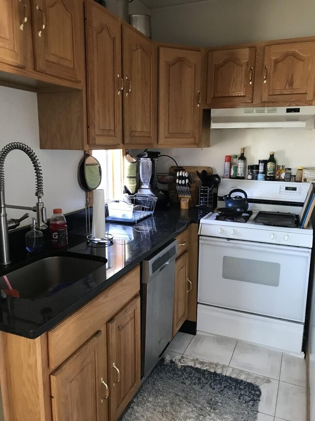 Photo - 136 Holland St Unidad 3