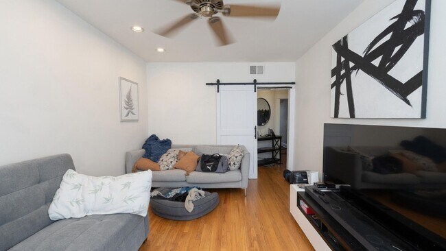 Photo - 4617 N Rockwell St Unit 4617 N Rockwell