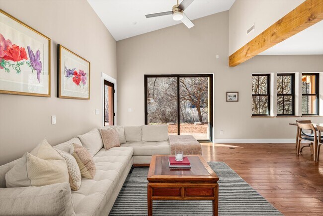 Photo - 106 Castle View Dr