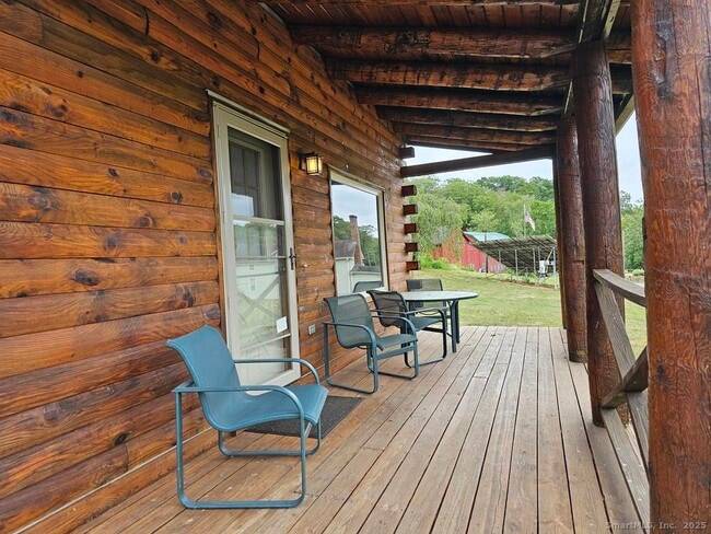 Photo - 698 Leetes Island Rd