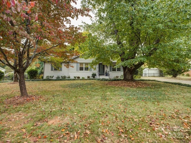 Photo - 2016 Wedgedale Dr