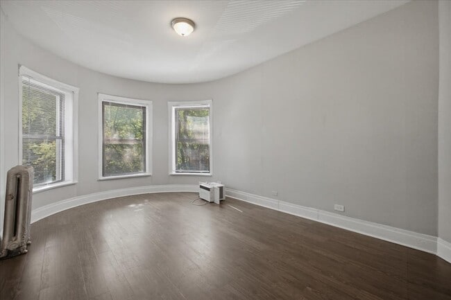 Photo - 5020 S Blackstone Ave