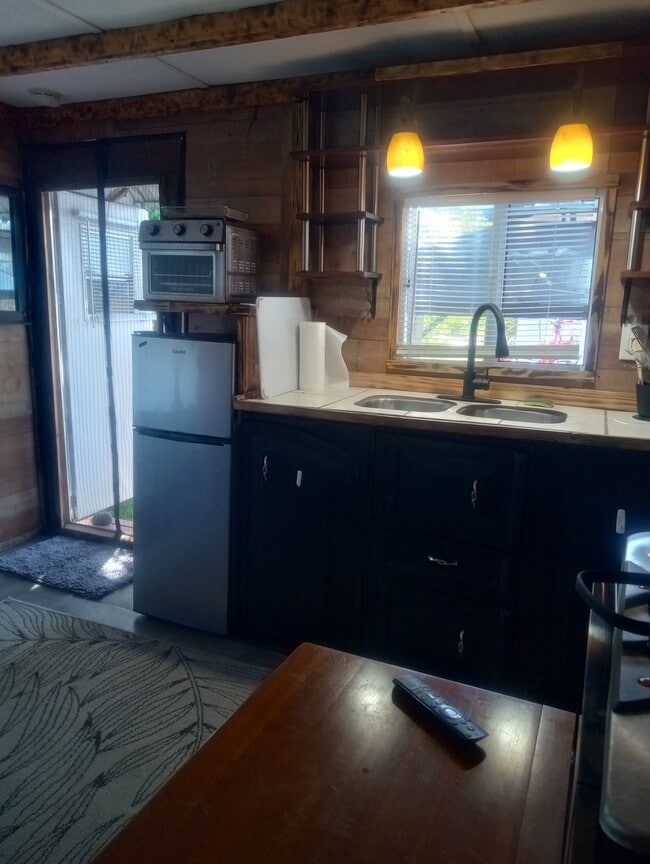 Photo - 200 NW 48th Ct