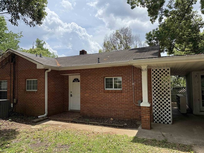Photo - 815 E Carolina St Casa