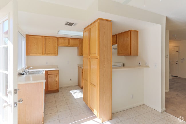 Savannah 2BR, 2 1/2BA - 1070 SF