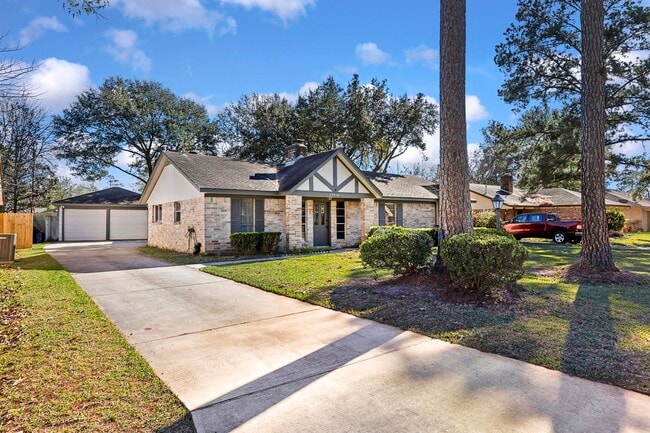 Photo - 29018 Elmwood Dr