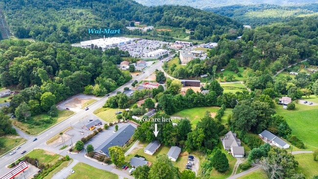 Photo - Nice 3BD/2BA Modular home near Lowes in Sylva available 5/1/26 for year long lease