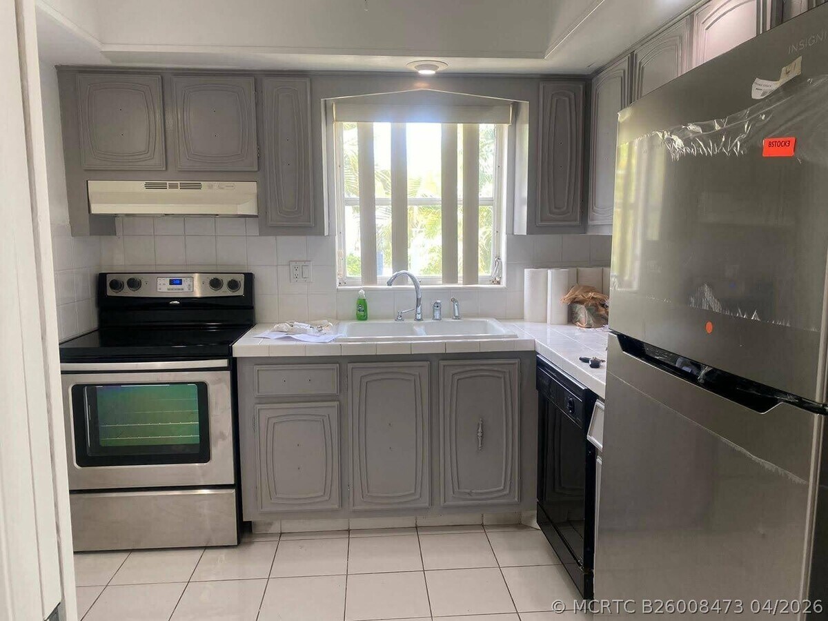 Photo - 2625 Emory Dr W