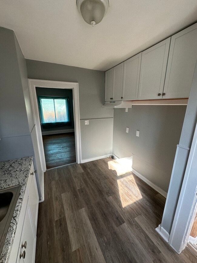 Photo - 2029 Cartier St