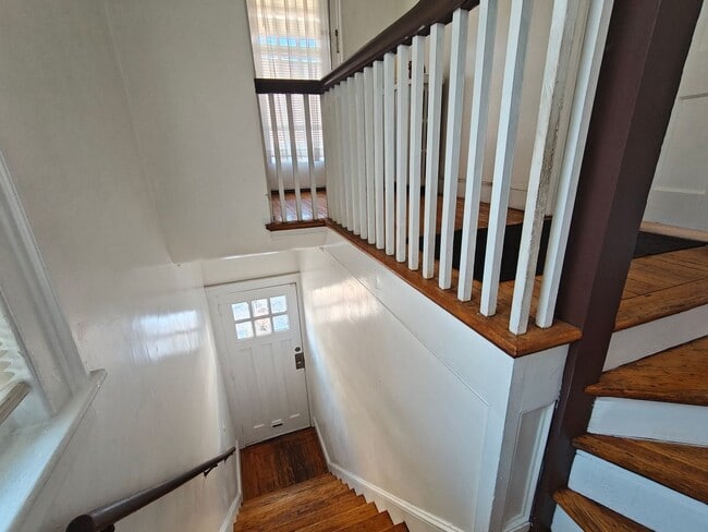 Photo - JUST IN TIME FOR THIS COLD WEATHER!!! HEAT INC IN RENT 1-2 BDRM 2ND FL APT W/ OFF ST PARKING