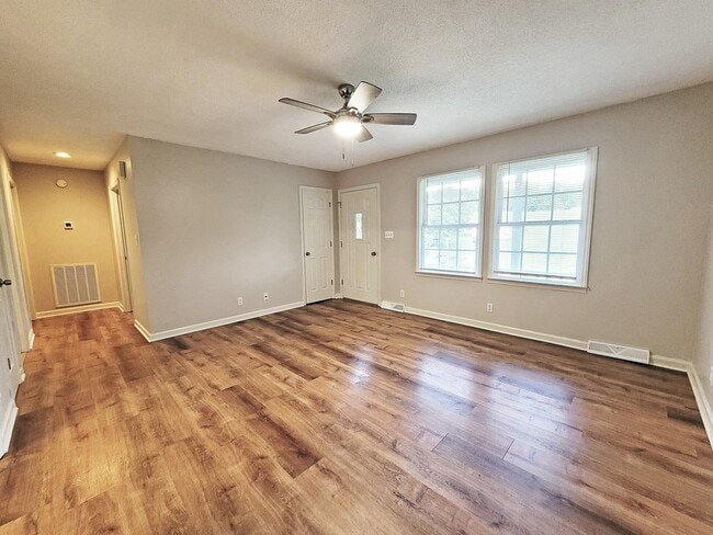 Photo - 8600 Reedy Creek Rd