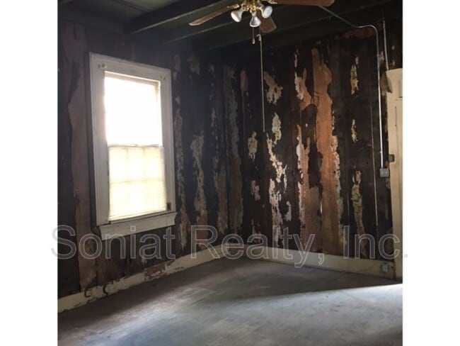 Photo - 1023 Clouet St