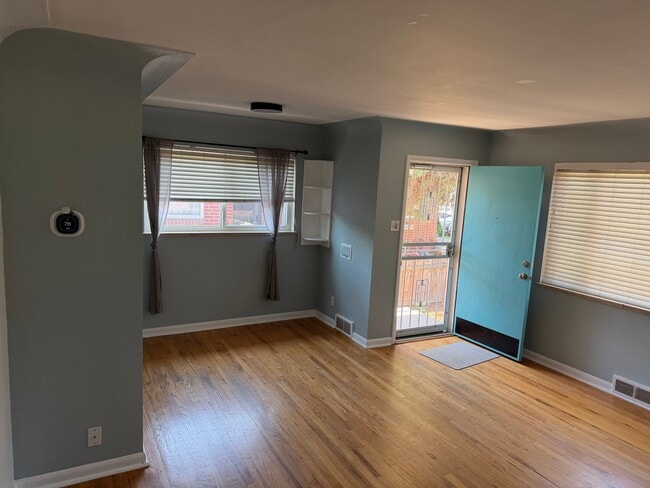 Photo - 720 Poplar St
