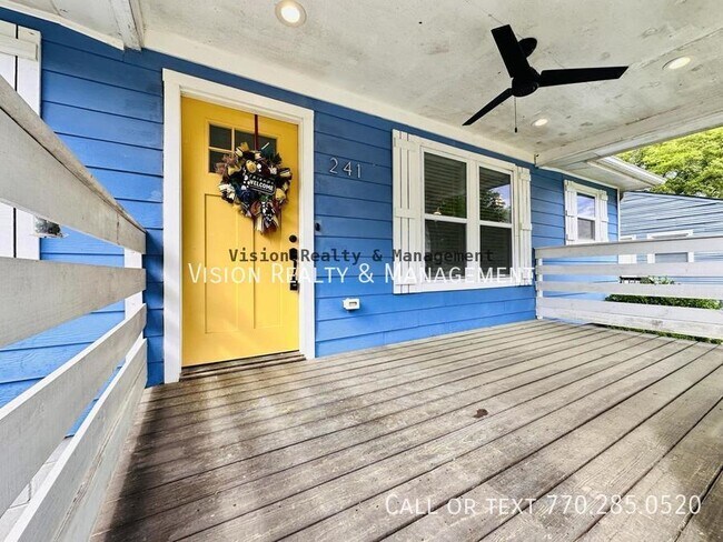 Photo - 241 Maple St